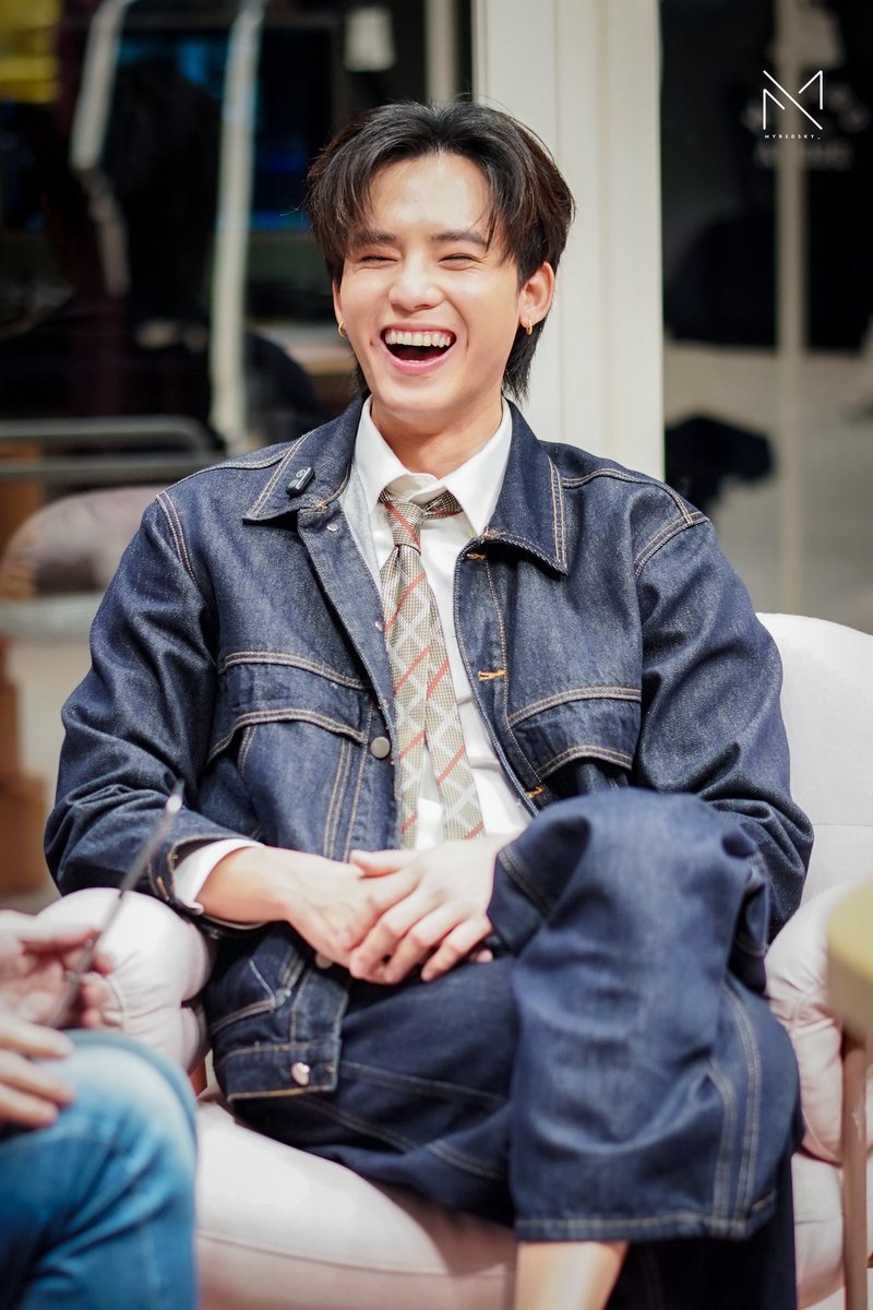 myredsky_'s tweet image. ขำอร่อยเกิน 😆

BETTER WITH FLUKE D3  

#FlukePongsapat 
#BetterWithYou #จะให้ไปรักใคร