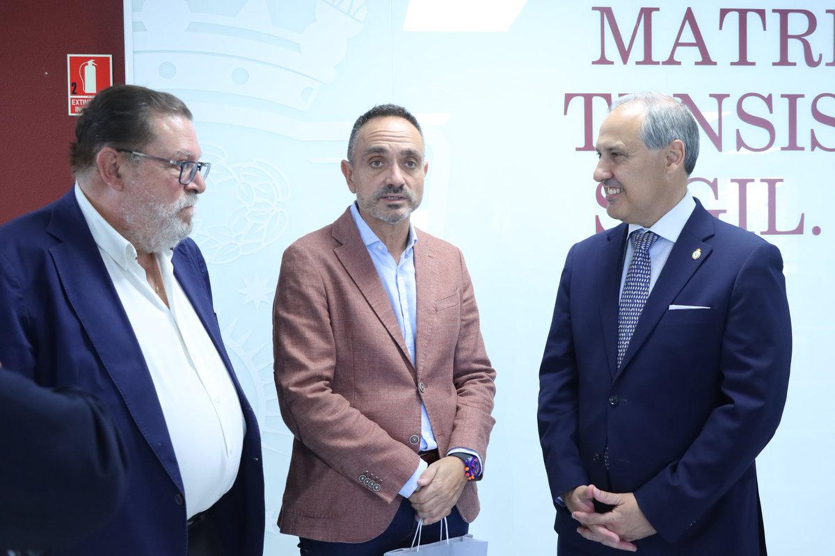 ⚖️Posteriormente @eugenioribon se ha trasladado hacia la Delegación Sur del ICAM, donde ha estado acompañado del alcalde de Móstoles, <a href="/mbautista_pp/">Manuel Bautista</a>, y del teniente de alcalde, Alberto Rodríguez de Rivera, para compartir impresiones y seguir colaborando en beneficio de la