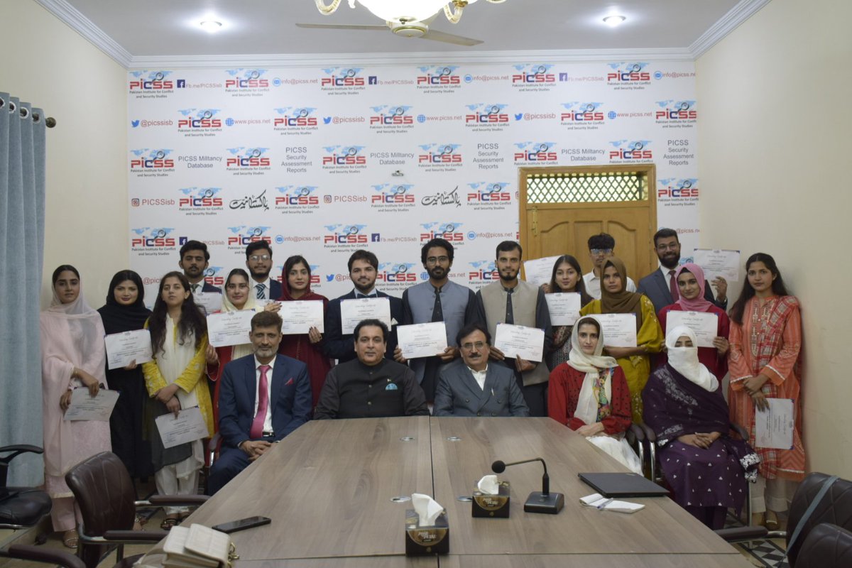 PICSSIsb's tweet image. PICSS held its Internship Graduation Ceremony on Aug 29, 2025. Certificates were awarded by Mr. Raja Amir Iqbal, former President RCCI. A proud moment for our interns! #PICSS #InternshipGraduation