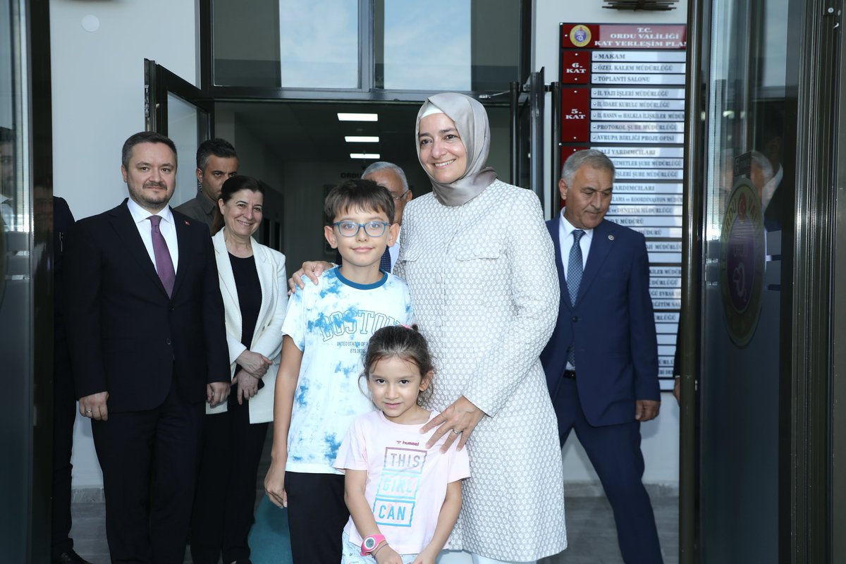 Dr.Betül Sayan Kaya 🇹🇷 (@drbetulsayan) on Twitter photo Ordu Valimiz Sn. Muammer Erol’u ziyaret ederek güzel şehrimizi ve sosyal çalışmalarını konuştuk.
Sn. Valimize nezaketi için teşekkür ediyor, kolaylıklar diliyorum.
<a href="/TCOrduValiligi/">Ordu Valiliği</a> Ordu Valimiz Sn. Muammer Erol’u ziyaret ederek güzel şehrimizi ve sosyal çalışmalarını konuştuk.
Sn. Valimize nezaketi için teşekkür ediyor, kolaylıklar diliyorum.
<a href="/TCOrduValiligi/">Ordu Valiliği</a>