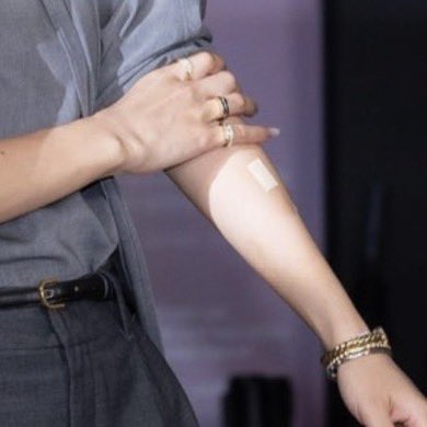 Jennie don’t forget to take care of yourself please 🥹

JENNIE RAYBAN FIRST POP UP
#JENNIEmeetsRAYBAN