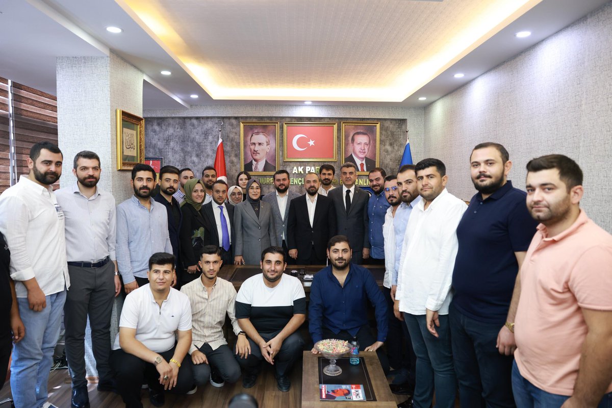 📍 AK Parti Şanlıurfa İl Başkanlığı

Türkiye Yüzyılı buluşmaları kapsamında AK Parti Şanlıurfa İl Başkanımız Mehmet İlhami Günbegi’yi ziyaret ettik. Şehrimizin sorunlarına ve çözüm yollarına dair yürütülen çalışmalar üzerine istişarelerde bulunduk. Misafirperverliği için