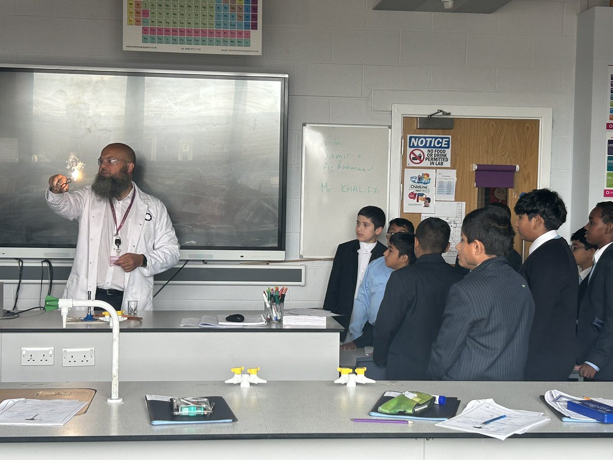 edenboysbolton's tweet image. Today our Y7s they’ve been learning essential Science Lab skills, including how to safely use a Bunsen burner. 🔥 #STEM #ScienceLearning