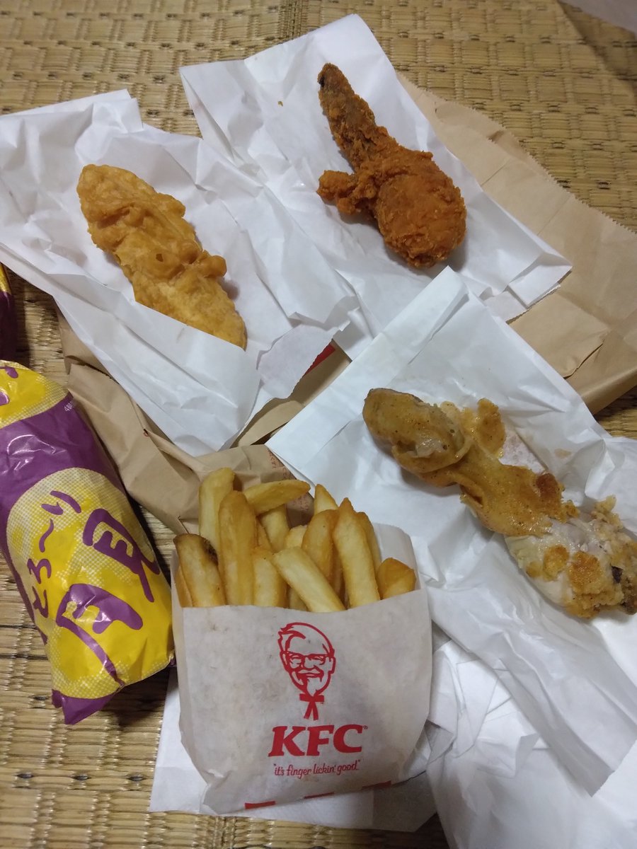 せめて丸っぽい違う部位にして欲しかったな🤣

月見の変わり種として去年食べなかった月見ツイスターを🤤
やっぱりバーガーの方が食べ応えがあっていいね。
今年のランキングはどうなるか😁
#月見
#ケンタッキー