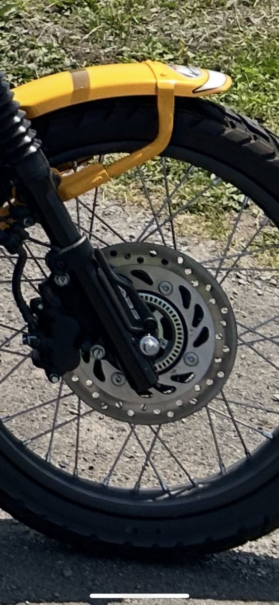 mw5ewSu4lDWKUt4's tweet image. ハンターカブの純正ディスクかTAKEGAWA大口径ディスクローターに交換しました〜👍

#CT125
#ハンターカブ