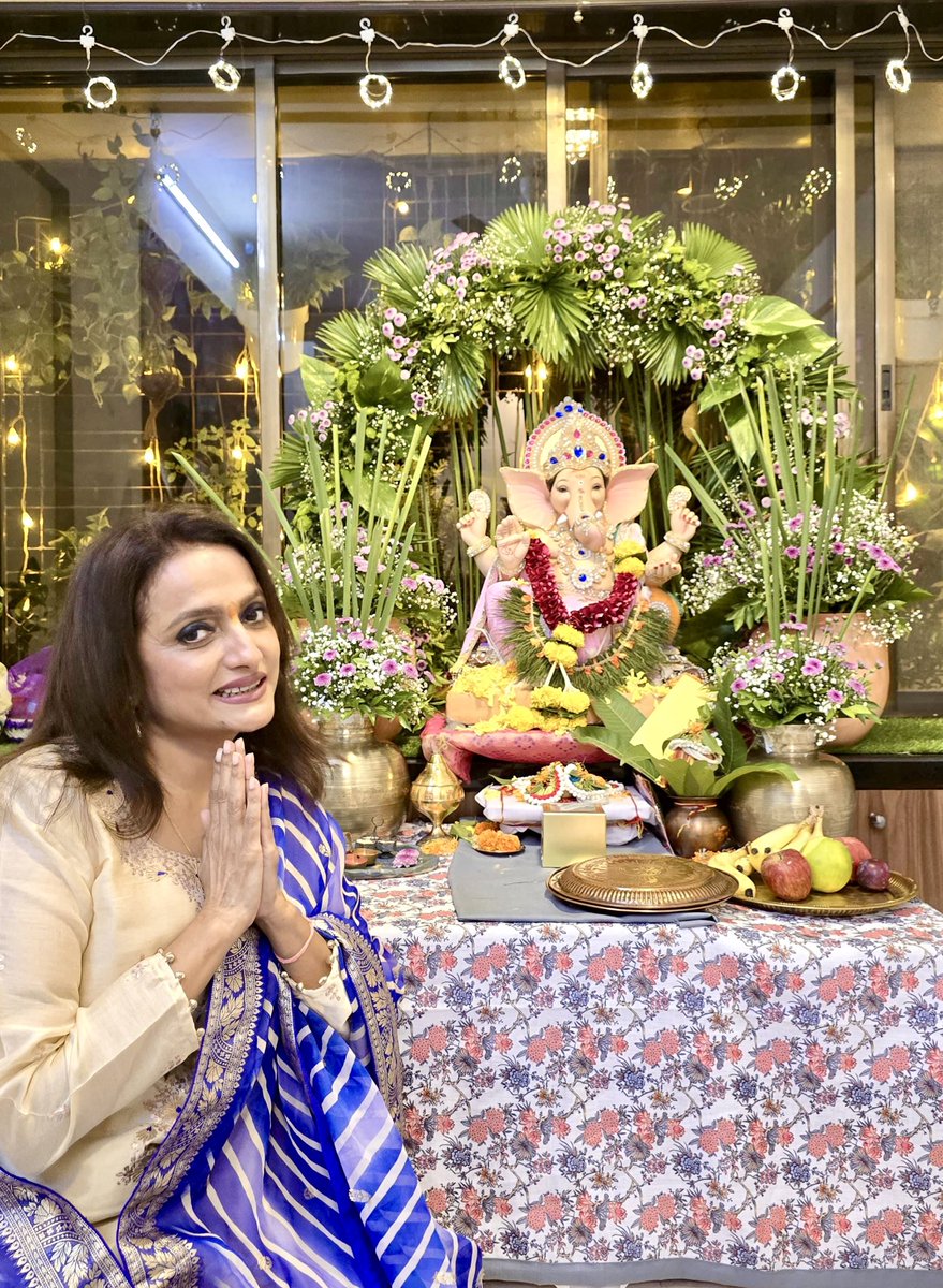 🪷गणेश चतुर्थी की हार्दिक शुभकामनाएं! बप्पा का आगमन  सभी के लिए कल्याणकारी हो!🪷🙏🏻

#GaneshChaturthi #GanpatiBappaMorya #DurgaJasraj #BhaktiThroughMusic #FestiveBlessings #BappaMorya