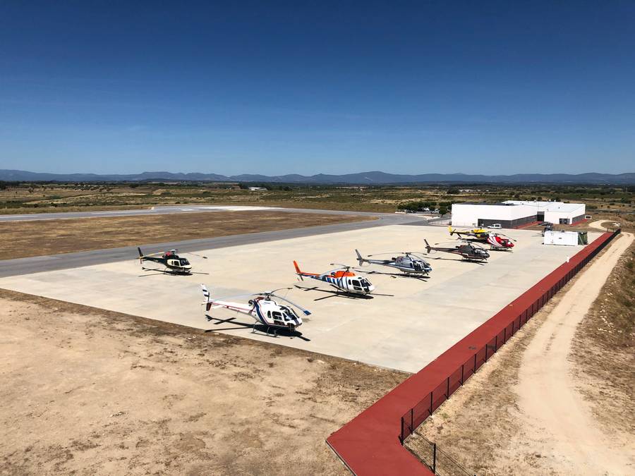 Aprenda a voar em Castelo Branco
Por: oRegiões
...
O CENFORTEC inaugurou um novo pólo em Castelo Branco e lançará em outubro os cursos Profissional de Mecânico de Aeronaves e Material de Voo e Auto-Proposto de Técnico de Manutenção de Aeronaves.
_____
Continue a ...