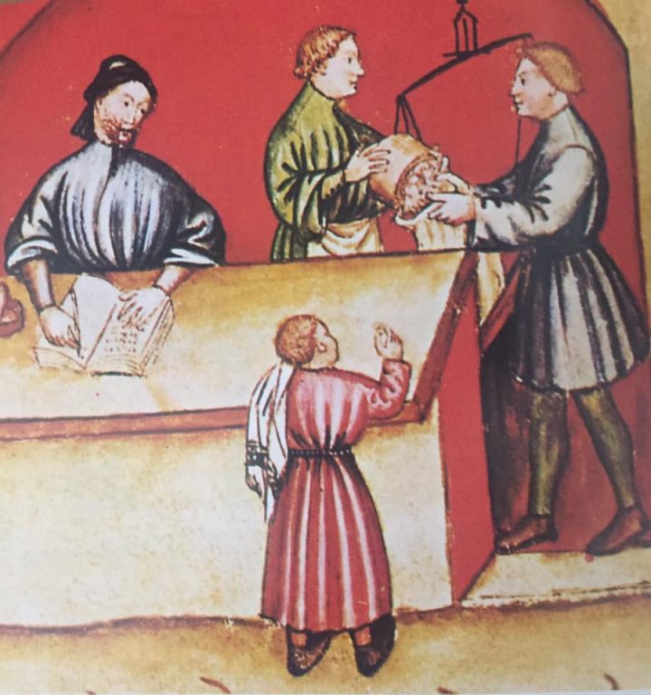 Dünya üzerinde azınlık olarak dağınık biçimde yaşayan Yahudi toplumunun kendileri hakkında seçilmiş olmaktan kaynaklı üstünlük iddiaları;  son yüzyıldan önce silahlı bir ordu toplayamamış, coğrafyamızda bayraklı bir toprak edinimemiş  ve dünyanın geri kalanıyla bu minvalde