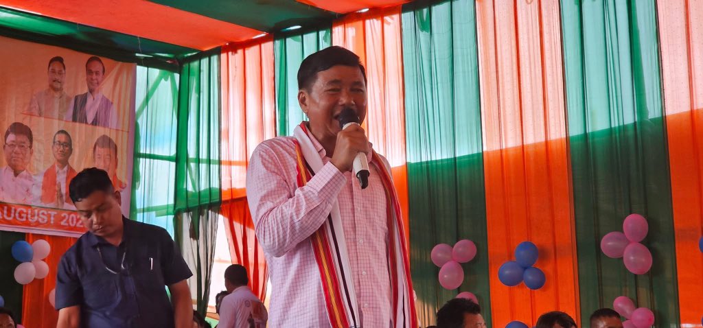 D. Uphing Maslai tweet media