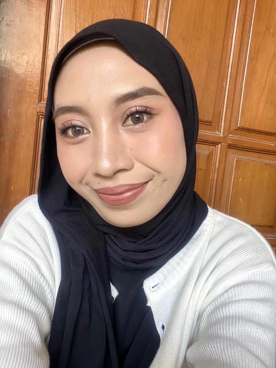 luvinfaisy's tweet image. Percaya ga ini cuma pake cushion lokal 100 ribuan!!

Finishnya kaya pke cushion high end, bikin jatuh cinta dehh 💖✨