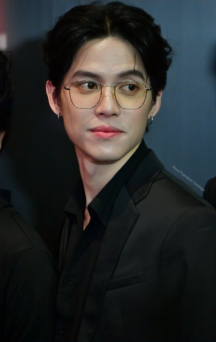 BossThanabatFC's tweet photo. จัดไปอีกชุดค้าบ☺️ ความดีงามนี้  จะมีคนต้องตาบ้างมั๊ยน่ะ🤔 

#BossThanabat https://t.co/yfyDEVogcd