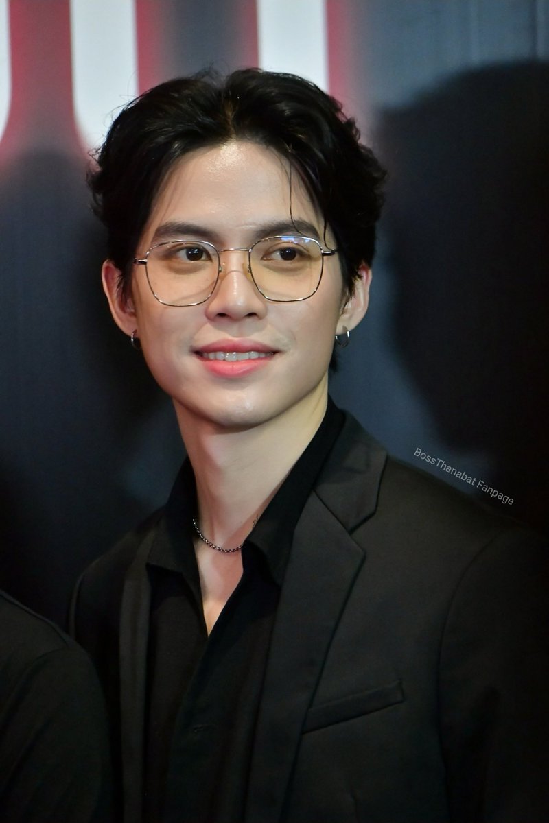 BossThanabatFC's tweet photo. จัดไปอีกชุดค้าบ☺️ ความดีงามนี้  จะมีคนต้องตาบ้างมั๊ยน่ะ🤔 

#BossThanabat https://t.co/yfyDEVogcd