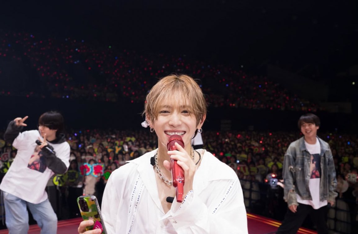 nano_59ry's tweet photo. 中島裕翔が撮る山田涼介はとびっきりの笑顔でメンバーにしか見せない笑顔なんだ もう多くは見ることができなくなるのは寂しいそれくらい貴重な存在で誰よりも山田担だった https://t.co/a3YcBpDgl5