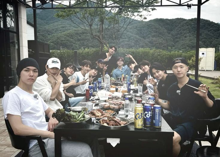nessluvsvt's tweet photo. seventeen is 13 always and forever!! https://t.co/P6WhtqkHiB