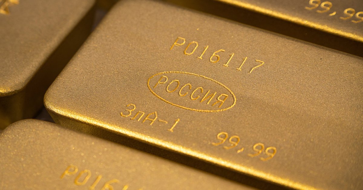 🪙 Gold edged lower as traders took profits and awaited fresh U.S. data that could clarify the Federal Reserve’s next move. Prices had briefly hit their highest level since August 11 before easing.  

Spot gold dipped 0.2% to $3,389.73/oz, while December futures eased 0.1% to