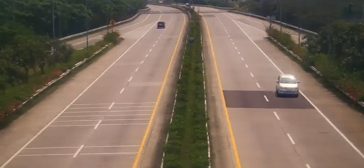 ASTRA Tol Jombang-Mojokerto (@astratoljomo) on Twitter photo 13.45 WIB — KM 695 - Lalu lintas terpantau lancar di kedua arah.
Utamakan keselamatan dan hati-hati dalam berkendara.
<a href="/RadioElshinta/">Radio Elshinta</a> <a href="/SonoraFM92/">Radio Sonora Jakarta</a> 13.45 WIB — KM 695 - Lalu lintas terpantau lancar di kedua arah.
Utamakan keselamatan dan hati-hati dalam berkendara.
<a href="/RadioElshinta/">Radio Elshinta</a> <a href="/SonoraFM92/">Radio Sonora Jakarta</a>