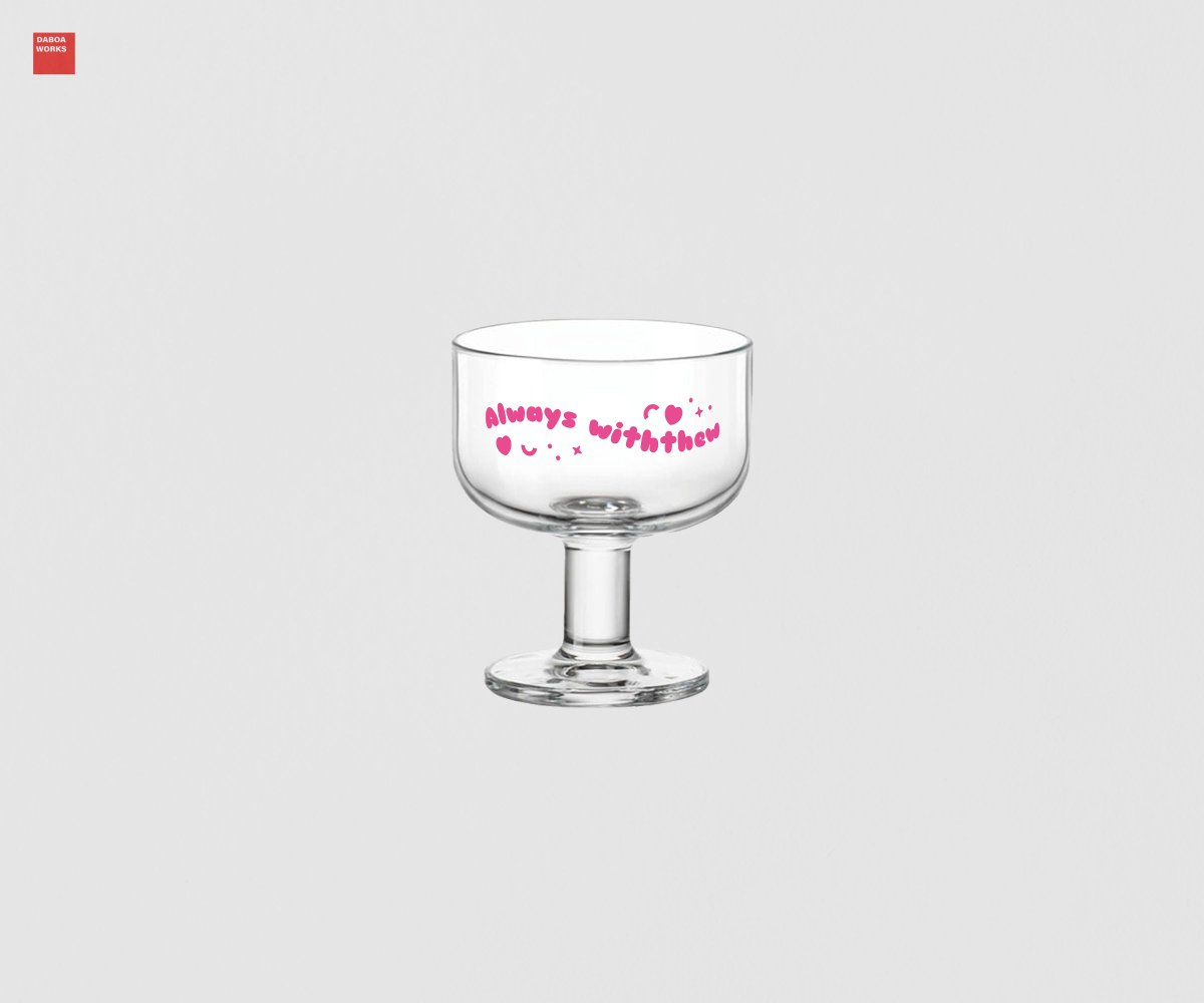 daboaworks's tweet photo. 그래픽 티셔츠 &amp; 요거트볼

#디자인커미션 #굿즈커미션 https://t.co/FwsExgymYh