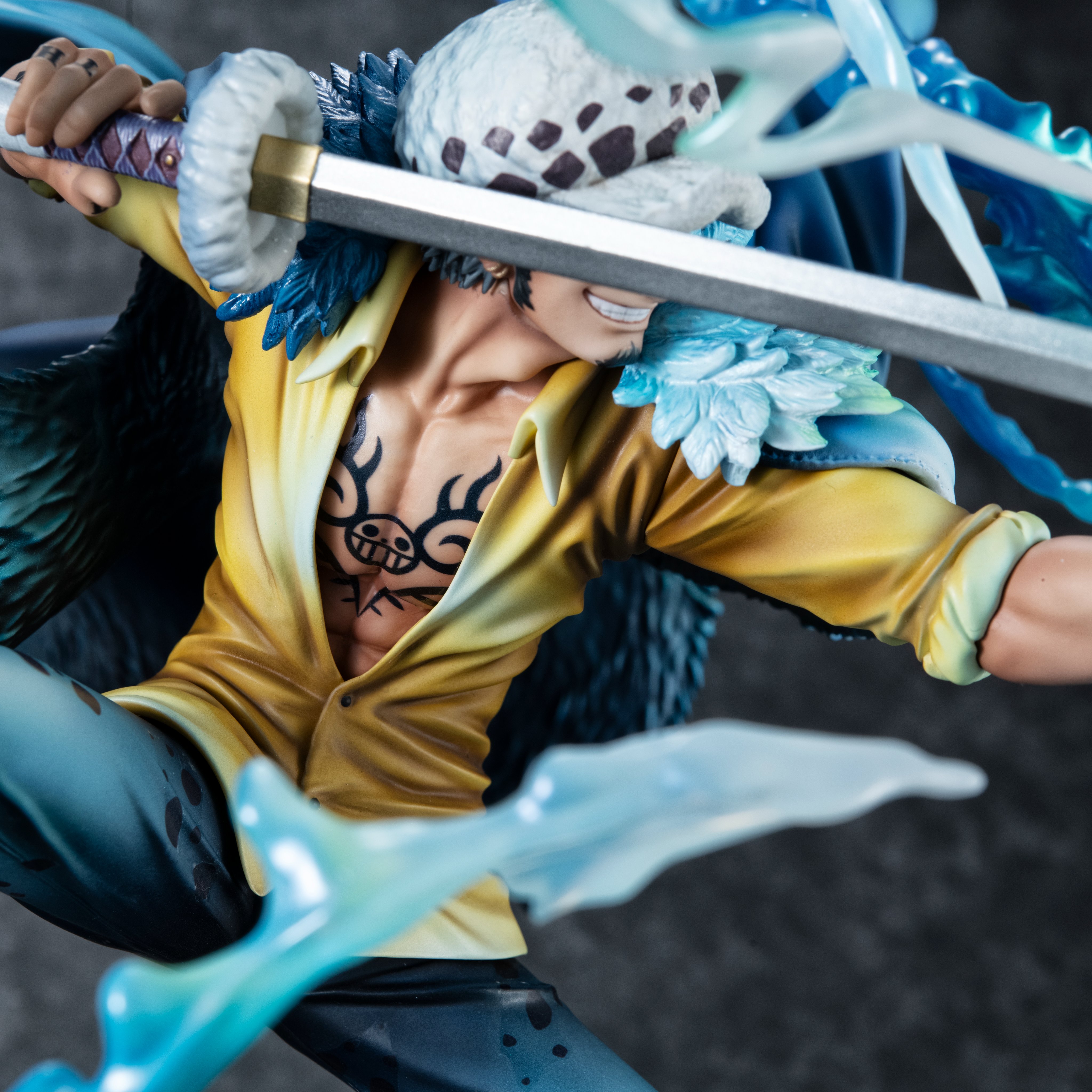 【希少】　トラファルガー　ロー　木樽　ジョッキ 麦わらストア　ONEPIECE 希少】 トラファルガー ロー 木樽 ジョッキ 麦わらストア