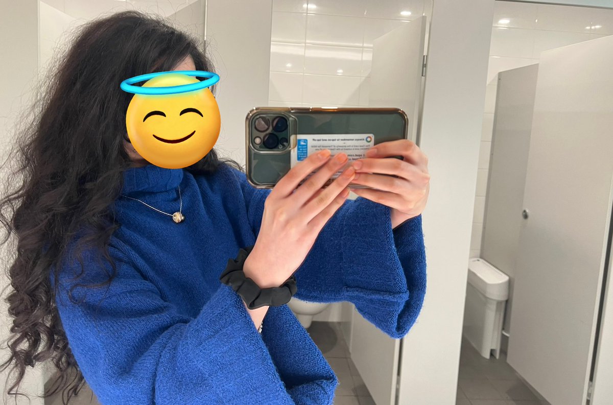 smelllikewine's tweet image. Hiding from my scary teachers in the uni bathrooms