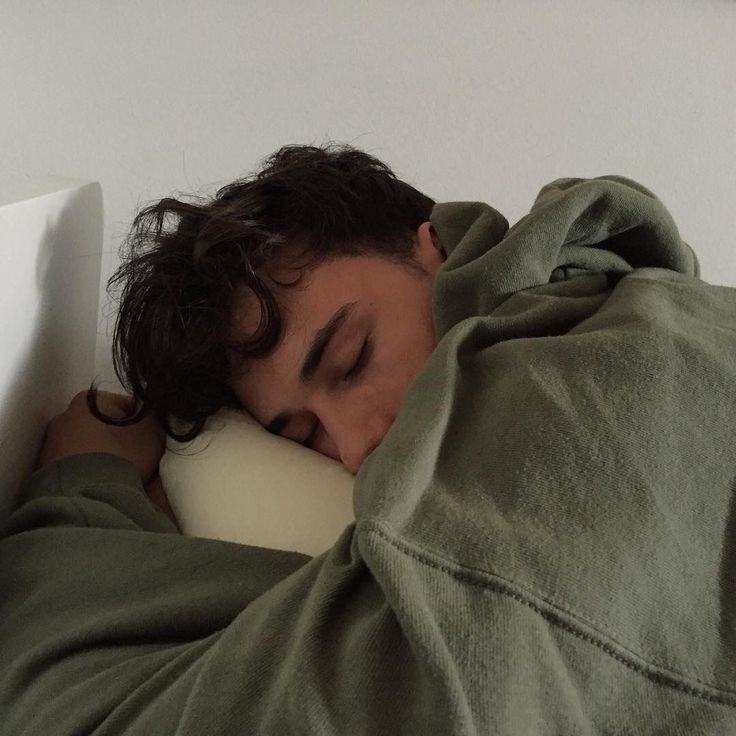 chaoticscul's tweet image. sleepy boy.