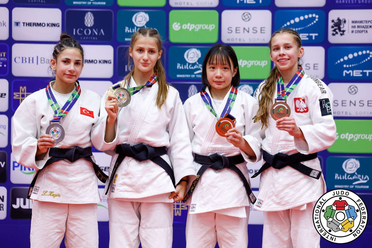 🥈 Milli Judocularımızdan Dünya Şampiyonası'nın ilk gününde çifte Dünya İkinciliği!
Bulgaristan’ın Sofya kentinde düzenlenen ve 71 ülkeden 551 judokanın tatamiye çıktığı Dünya Ümitler Judo Şampiyonası’nın ilk gününde millilerimiz iki gümüş madalya kazandı.
#TürkiyeJudoFederasyonu