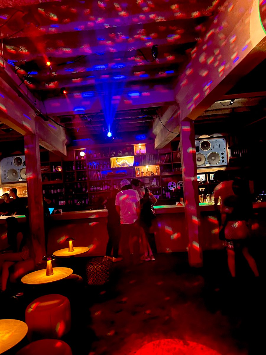 倉庫全体をリノベーションしたパーティー会場クラッチ🇹🇭
戻りThai