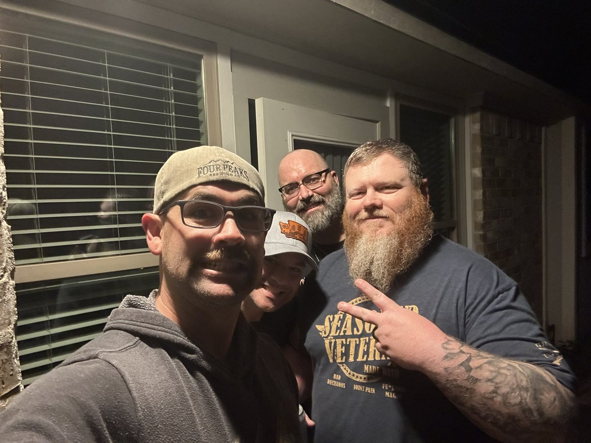 BUM8LE8EE TUNA tweet media