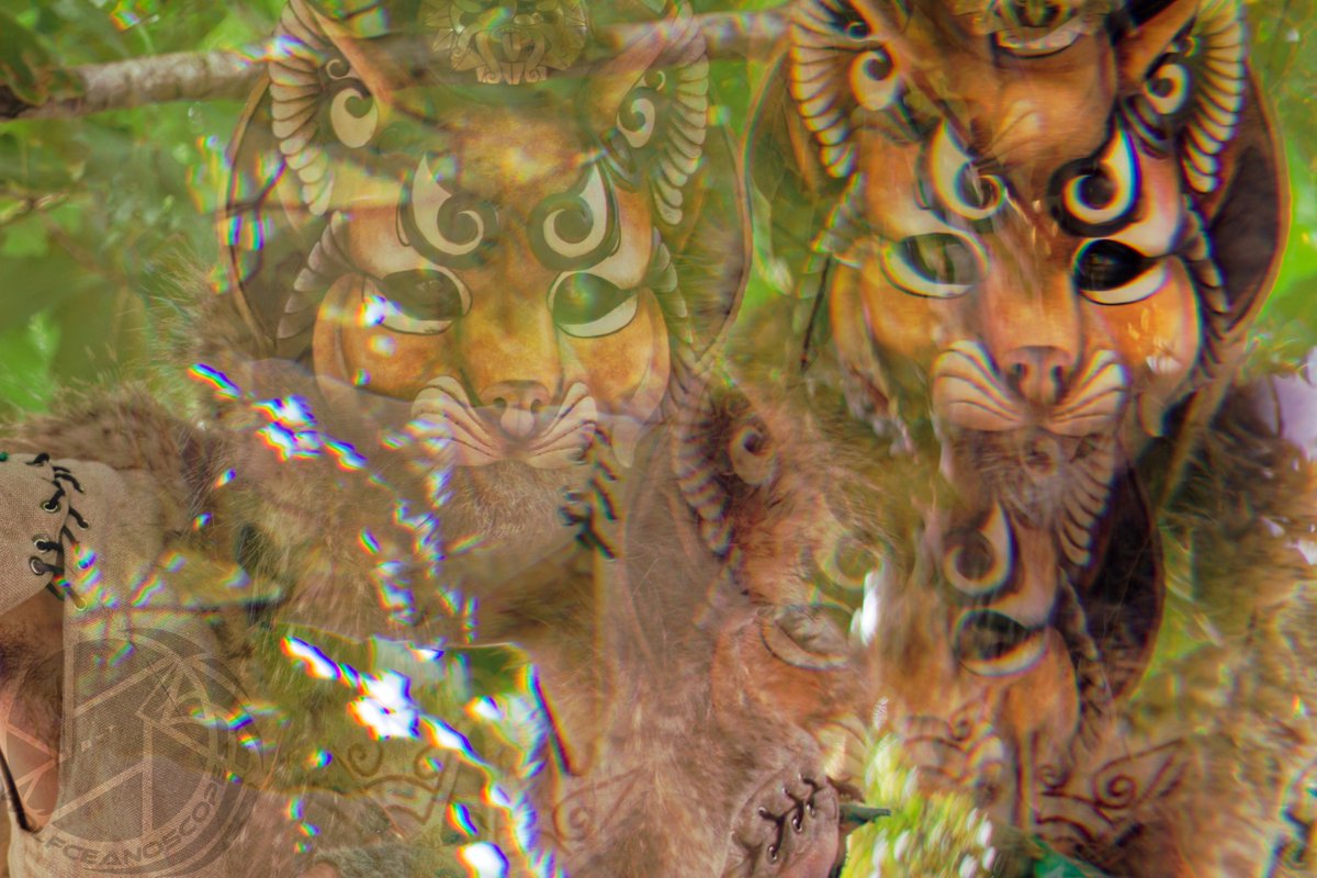 Hoot hoot ! 
She will gaze you and steal your mind ! 

Cie Vaporium at Brignoles Medievals. 

Please like and share my work if you enjoy it ♥ 
Insta : Wolfceanoscope