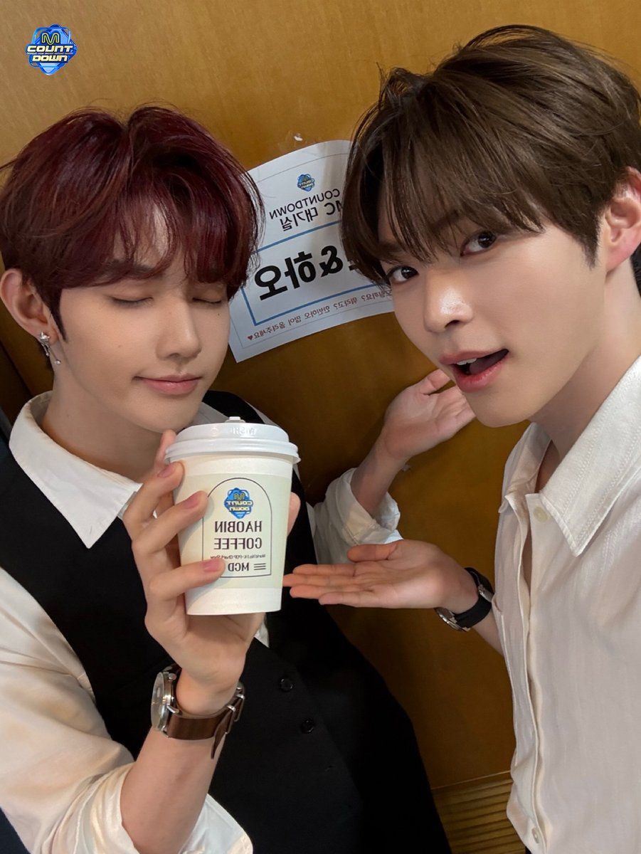 zhafghao's tweet photo. Backstage with my lover. It was a great day hosting M Countdown with Hanbin! https://t.co/JfaU3I7NGo