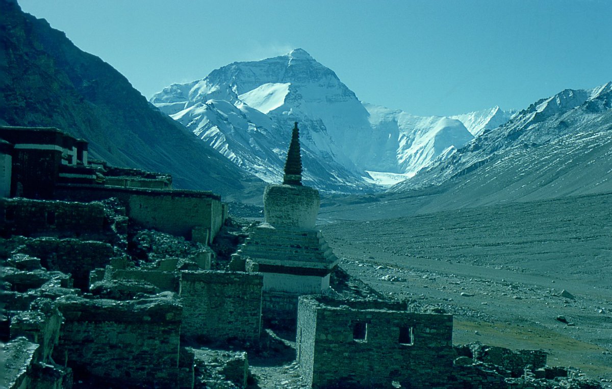 ConradBlanch's tweet image. Bon dia. Avui fa 40 anys que els catalans vam assolir el sostre del món. Un record inesborrable d’ aquella aventura i en especisl record als amics que ens han deixat. Els temps canvien però els valors permaneixen. Sempre amunt