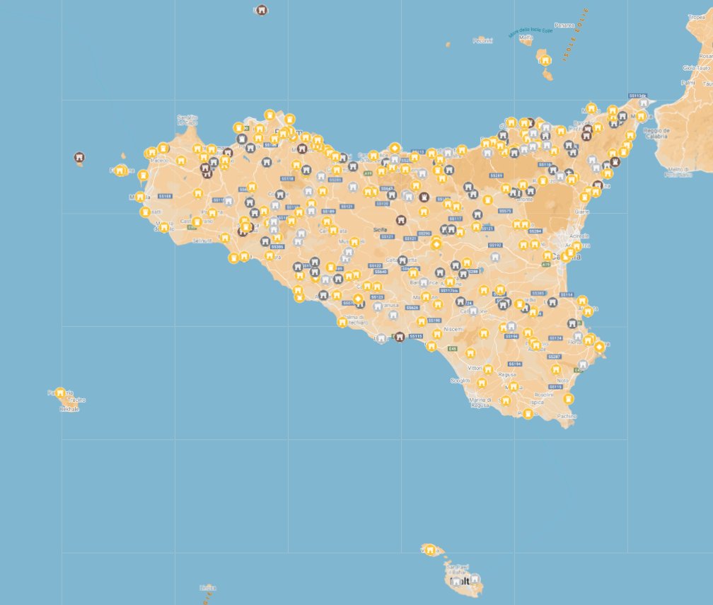 L'illa de Sicília forma part de la Corona des de l'any 1282, aquí he localitzat més de 300 castells medievals.

Molts d'ells construïts amb roca volcànica, el seu estat de conservació es veu afectat pels terratrèmols que ha patit al llarg dels segles.

mapadecastells.cat