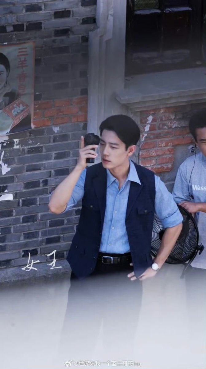 쟌풍기 쐬는 오빠만 보면
스텝이 쟌풍기 너무 시끄럽더라 하는 소리에 조용히 쟌풍기를 껐다는 오라방이 생각나고…