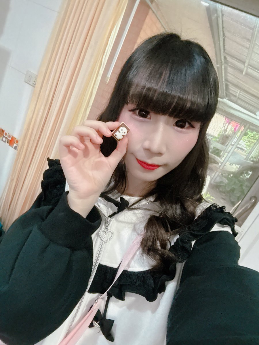 แพนด้าถือแพนด้า🐼