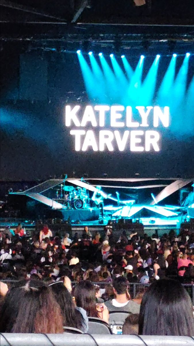 Katelyn Tarver live right now..