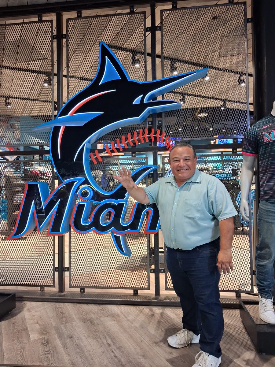 Andres M Novelo Mena tweet media