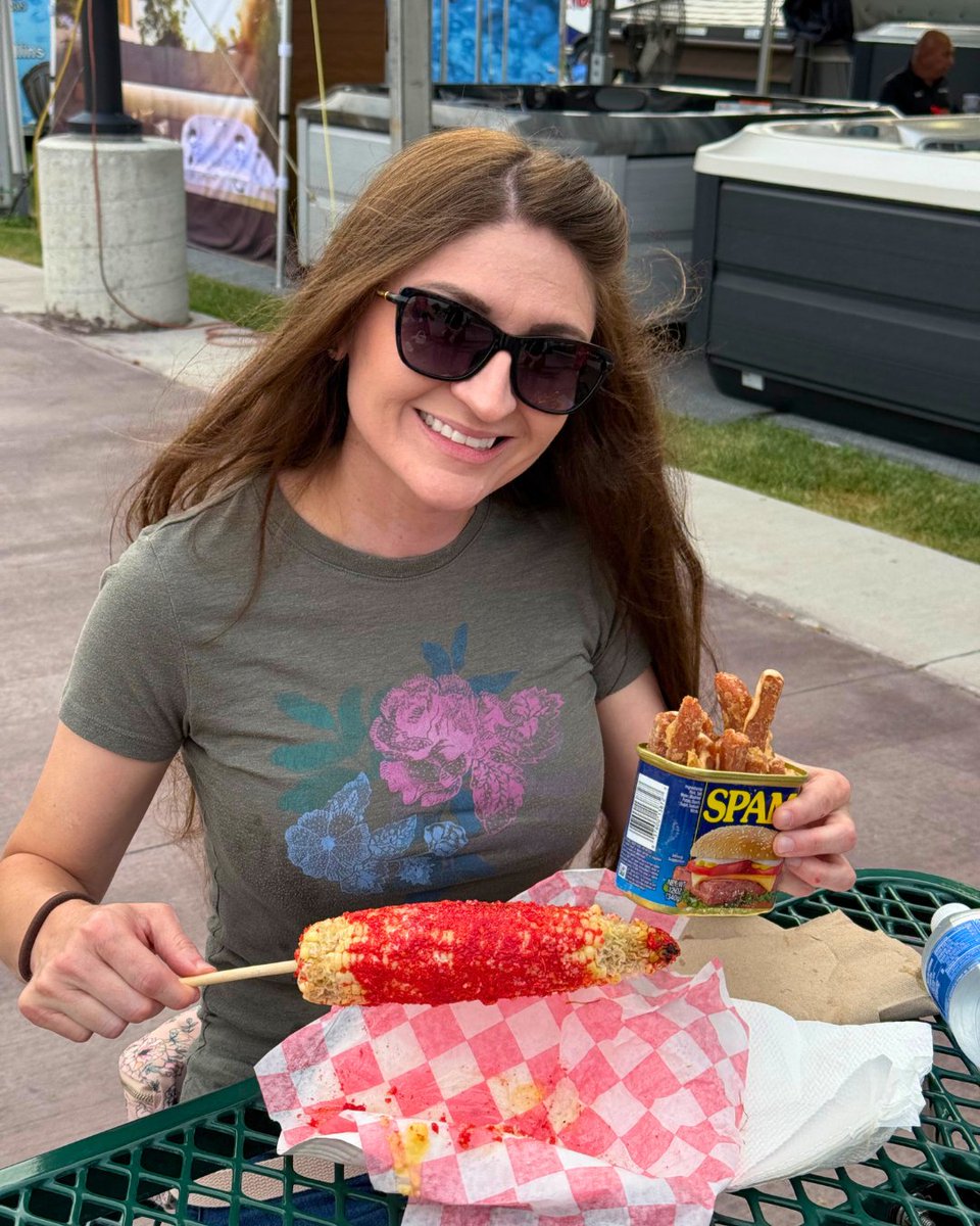 colostatefair's tweet image. The rides, the food, the fun, but it’s YOU who makes the Fair shine. ✨

Thanks for sharing your smiles with us!

#ColoradoStateFair #GrowingTheTradition