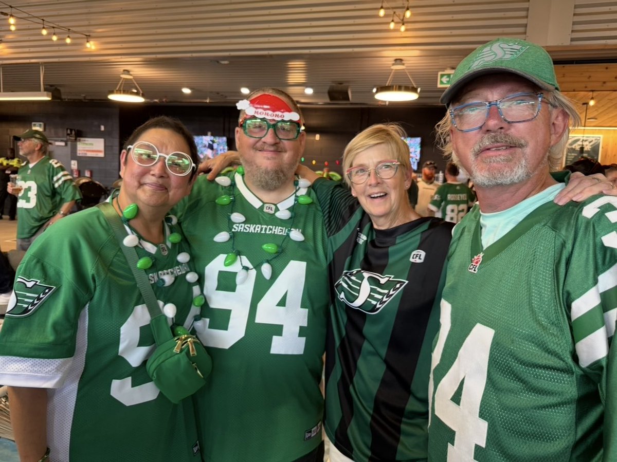 One thing about #TheGame… it brings #LongTime friends together again!!! 💚🏈🍺 #Morrisons ⁦⁩ ⁦<a href="/Prairie_Scot/">Prairie_Scot</a>⁩