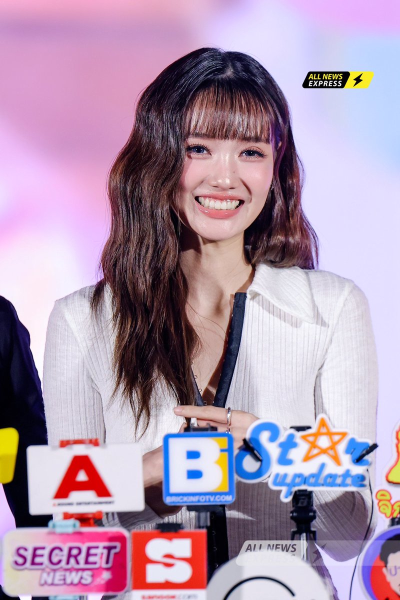 ALLNewsEXPRESS1's tweet image. [เก็บตก] &quot; พิพลอย&quot; ในงาน คุณวาฬร้านชำ Final EP

WANMAEWNAM LOVE FOREVER 
#piployRR 
#WhaleStorexoxo #WhaleStorexoxoFinalEP 
#คุณวาฬร้านชำ