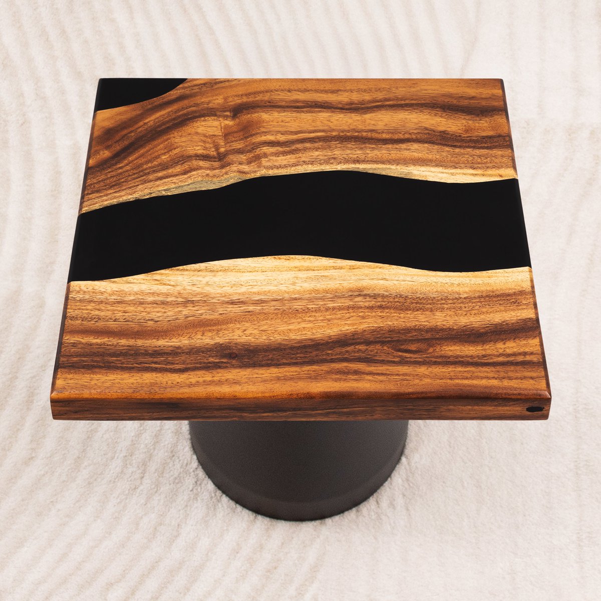 LumberGrand's tweet image. One refined detail is all it takes to shape your space.

#LumberGrand #TableTop #LiveedgeTable #EpoxyTableTop #CustomTable #WoodWorking  #DiningTable #CoffeeTable #HomeDecor