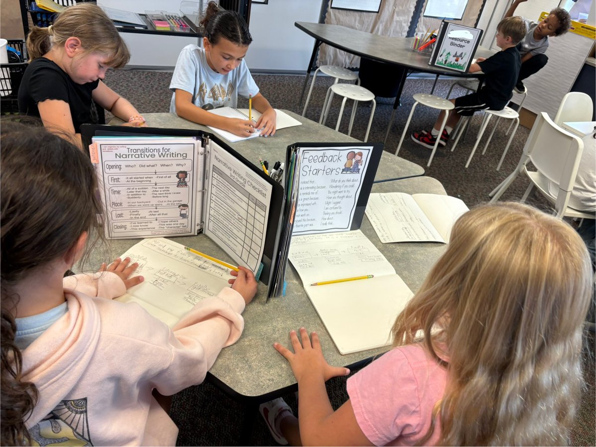 PVWollberg's tweet photo. Working with our Writing Coaches and giving each other compliments and tips 📝 #pvlearns #writing #WritingCommunity #writingprocess #thinkingmaps https://t.co/XYZ4bkYIbo