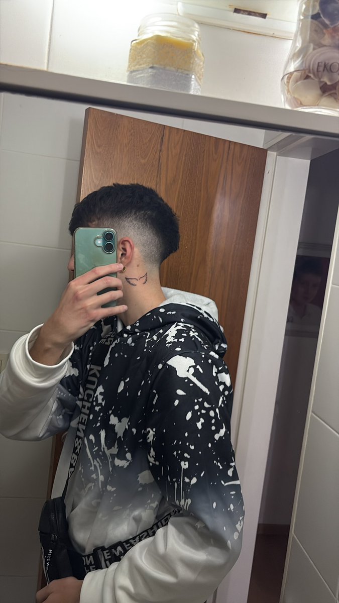 Me tatue estas alas por vos <a href="/DukiSSJ/">YaSupiste</a>.
Tu musica, la persona que sos, me representas en todo lo que haces y te admiro un montón, por eso decidí hacerme esto que va a durar para siempre, marcaste un antes y después en mi, me motivas cada dia a hacer lo que me gusta y nunca rendirme