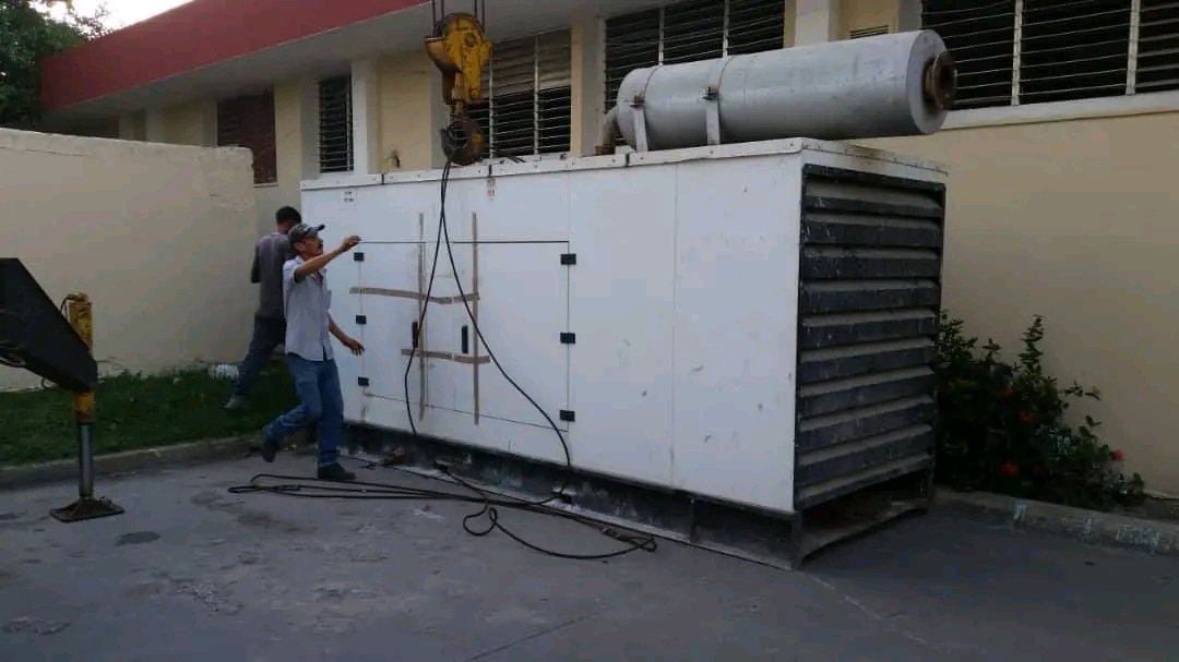 SuselyMorfaG's tweet photo. En la tarde de hoy, el Hospital 9 de Abril de Sagua la Grande recibió un nuevo grupo electrógeno. Con el objetivo de garantizar la seguridad y calidad de todos los procesos hospitalarios.
#VillaClaraConTodos https://t.co/whwtTyhhil