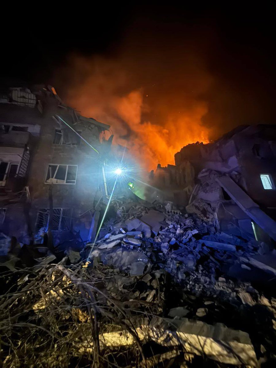Kyiv last night shortly before dawn.

Another residential building was totally ruined in yet another Russian missile attack on Ukraine.

Once again, peaceful people are buried alive under the rubble of their homes by Russia. 

Whoever still has a sane mind and humanity on this