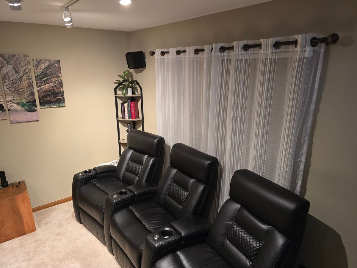 smartwingsteam's tweet photo. Before Vs After🔥
SmartWings shades offer different levels of blackout from softly filtered sunlight to complete darkness 

Which one would you choose for your space?

#SmartHome #beforeandafterdecor  #SmartWingshome #iOS26 #iphone17pro #homekit #automation #interiorsdesign https://t.co/Ce2LVQ6f9Y