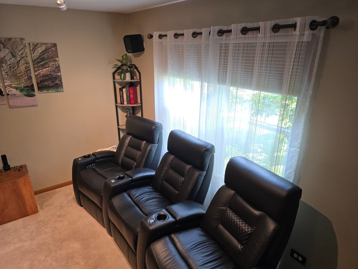 smartwingsteam's tweet photo. Before Vs After🔥
SmartWings shades offer different levels of blackout from softly filtered sunlight to complete darkness 

Which one would you choose for your space?

#SmartHome #beforeandafterdecor  #SmartWingshome #iOS26 #iphone17pro #homekit #automation #interiorsdesign https://t.co/Ce2LVQ6f9Y