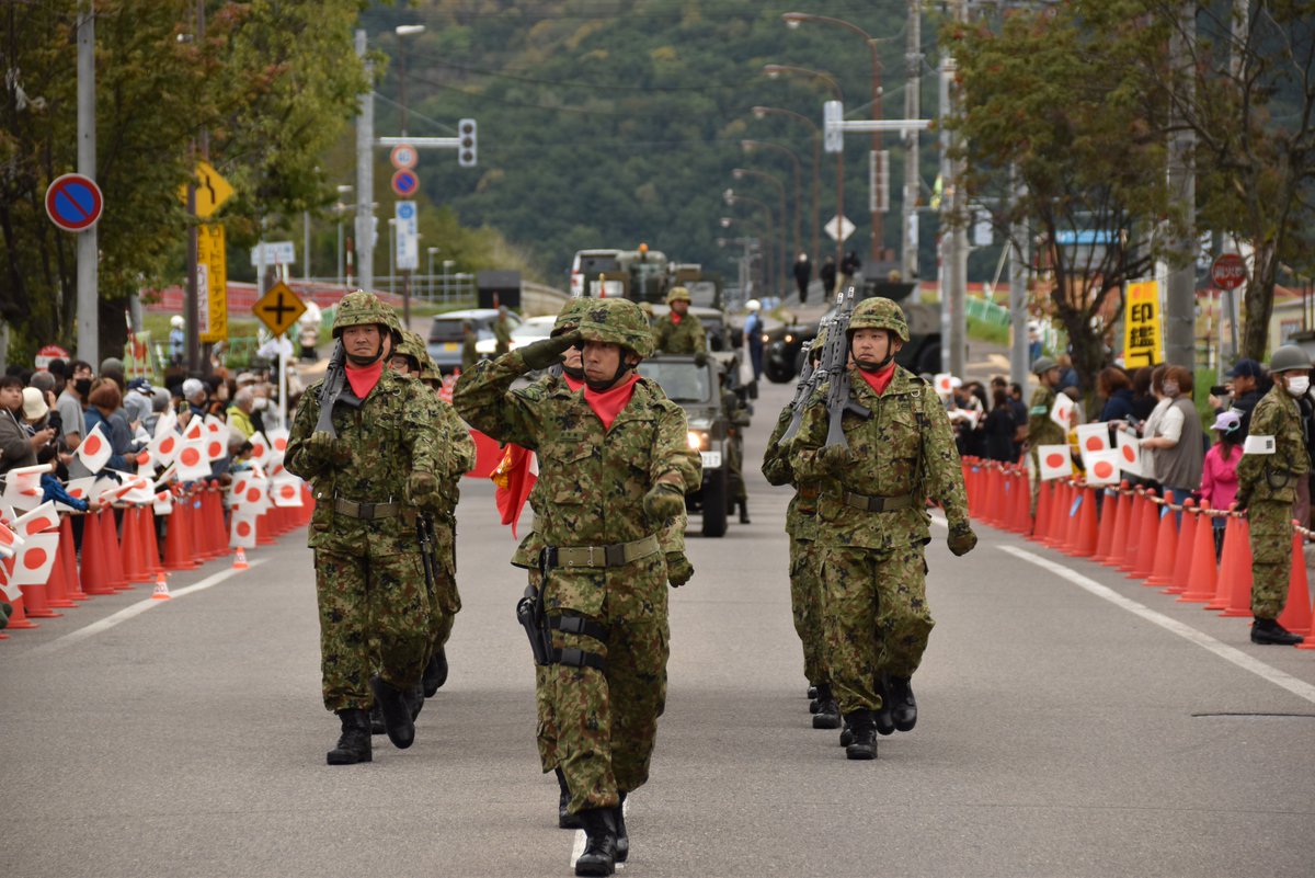 【お知らせ】
令和７年８月３０日（土）午前１０時から市中パレードをＣＩＴＹ遠軽店駐車場前にて行います。皆様のご来場お待ちしております。
駐車場はございませんので公共交通機関等をご利用ください。会場周辺での路上駐車・無断駐車はご遠慮ください。
２枚目以降の写真は５年度実施の様子です。
