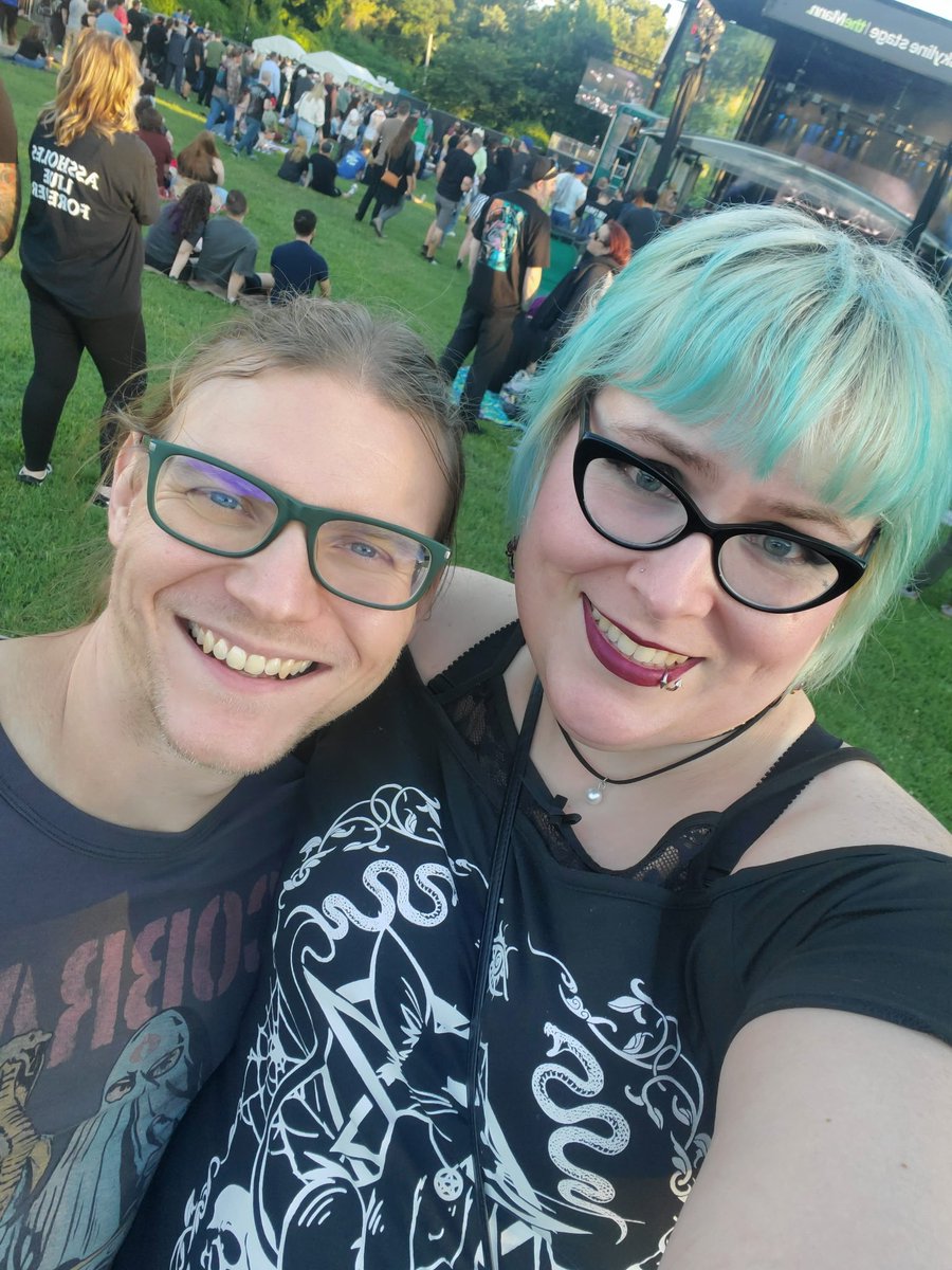 Taking Back Sunday and Coheed and Cambria. Be still my emo heart.