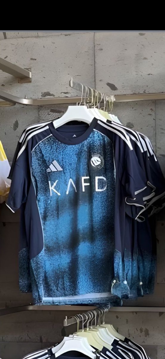 طيب انتم يا ضجيج اسيا

ليه تخليتو عن الاصفر ورحتو لألوان الهلال ؟ 😂