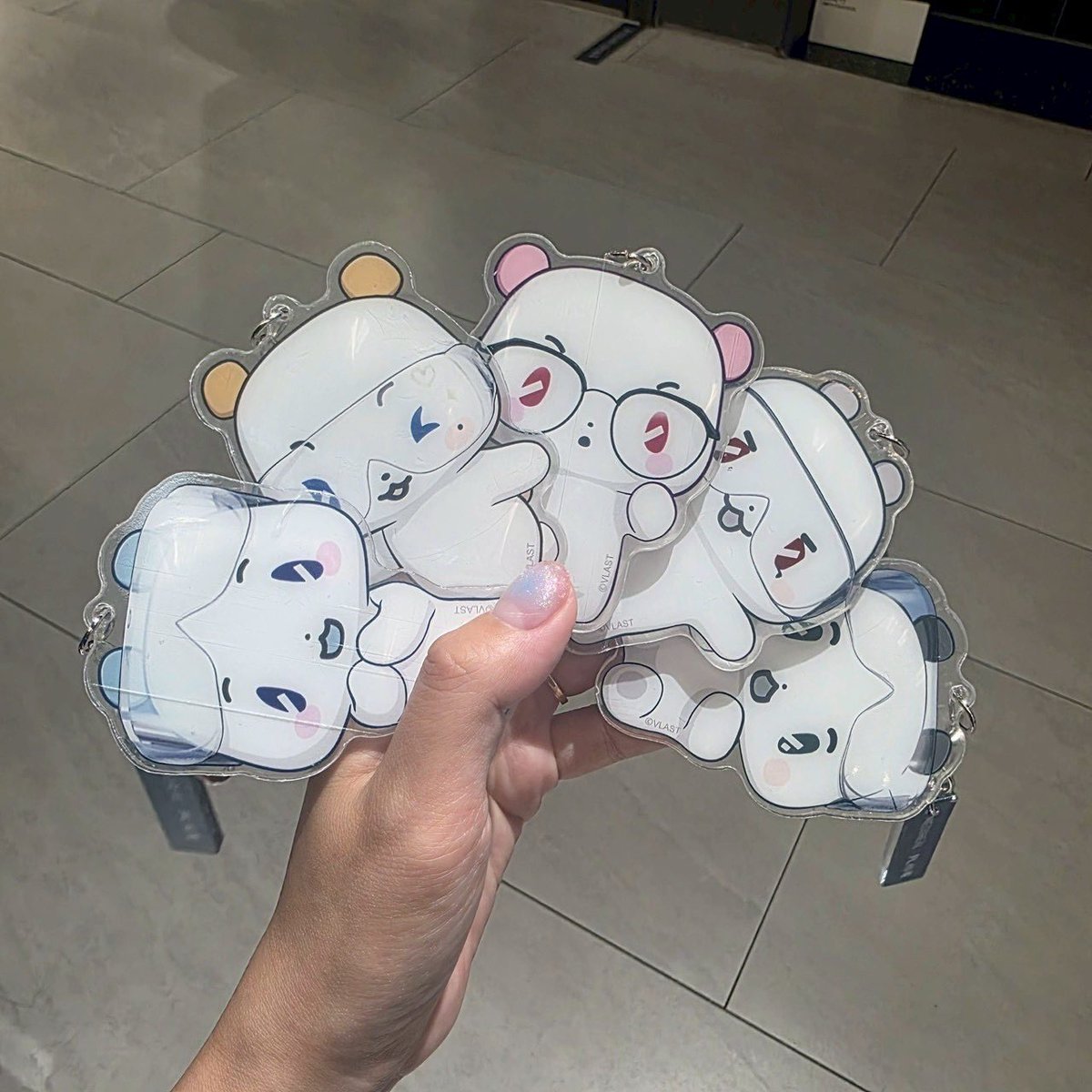 yejun_yana (@yejunyana) on Twitter photo WTS
MMMM MEDIHEAL MIRROR KEYRING
RM20/ea excld postage
Available (x1)
💜 Moi
🩷 Miimu
❤️ Muhmo
🖤 Meowmi
#pasarplavemy #pasarplave
<a href="/PasarPlaveMY/">do @me on your tweet || read 📌</a>
p/s : Pic is not mine. Just for your reference WTS
MMMM MEDIHEAL MIRROR KEYRING
RM20/ea excld postage
Available (x1)
💜 Moi
🩷 Miimu
❤️ Muhmo
🖤 Meowmi
#pasarplavemy #pasarplave
<a href="/PasarPlaveMY/">do @me on your tweet || read 📌</a>
p/s : Pic is not mine. Just for your reference