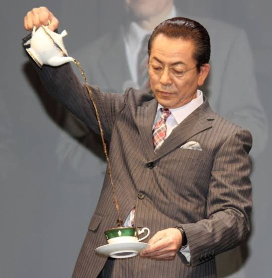 あの右京さんですら手元見るのにノールックの花海咲季。さすが、一番星は格が違う。